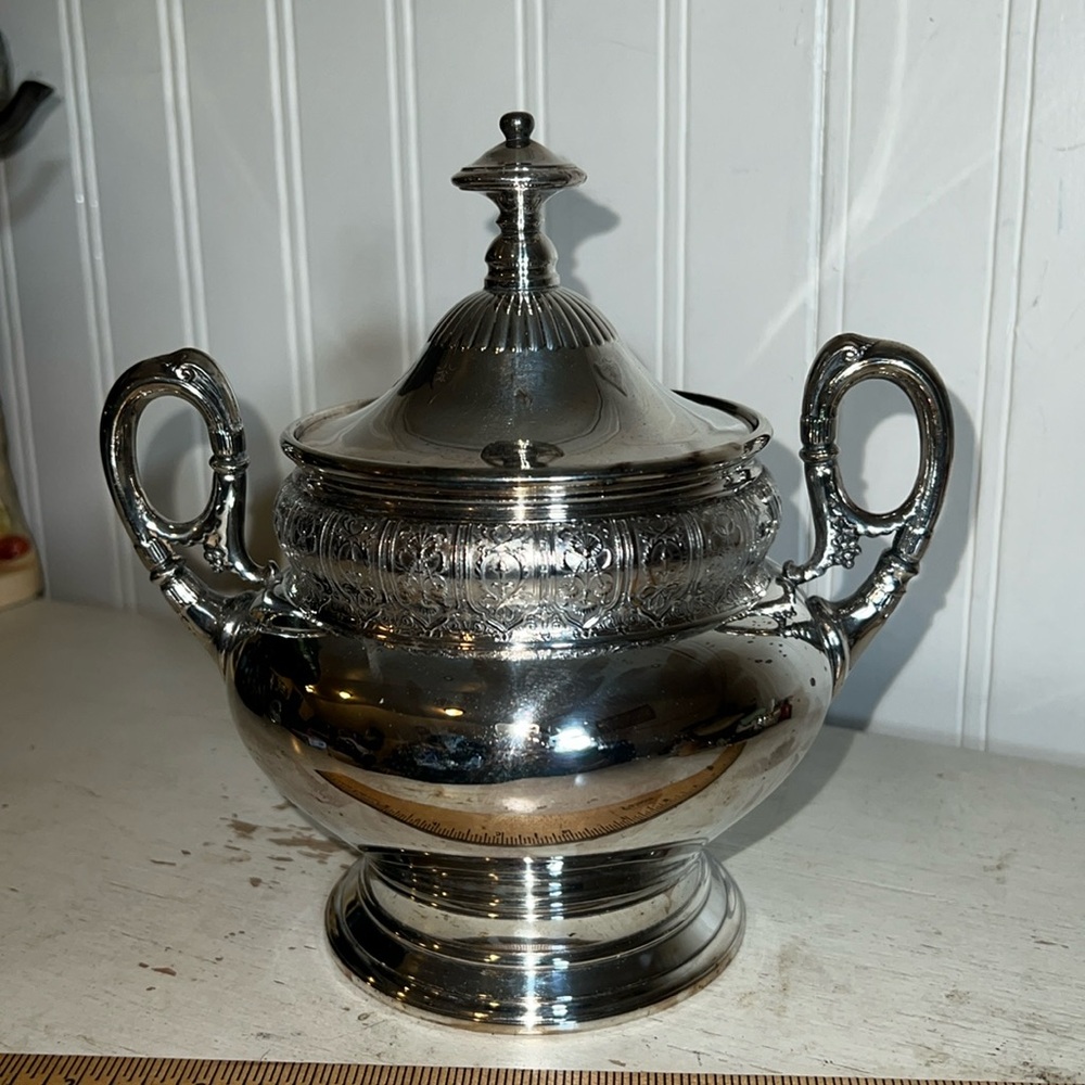 Antique Reed and Barton silver plated engraved trophy covered bowl 2880 1619